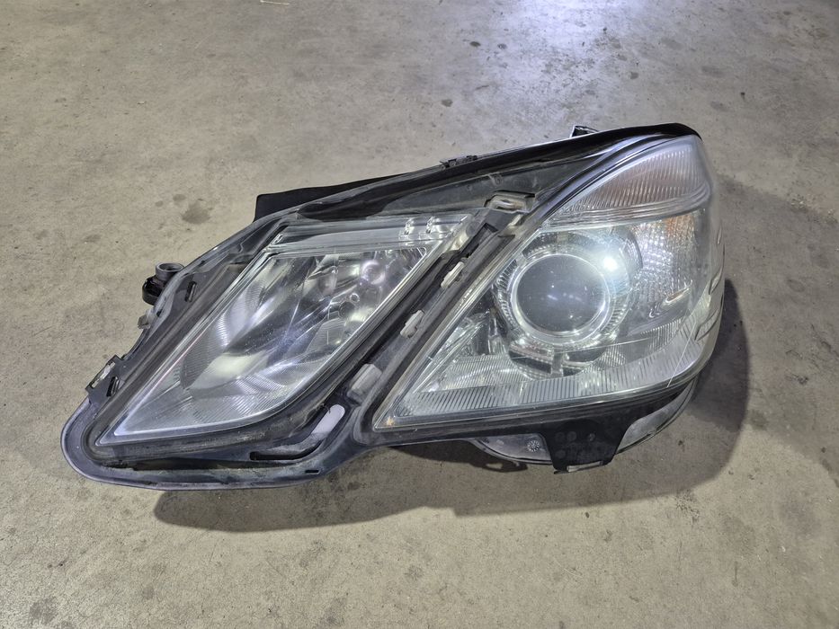 Far stanga mercedes e class w212 nonfacelift an 2010 fara xenon