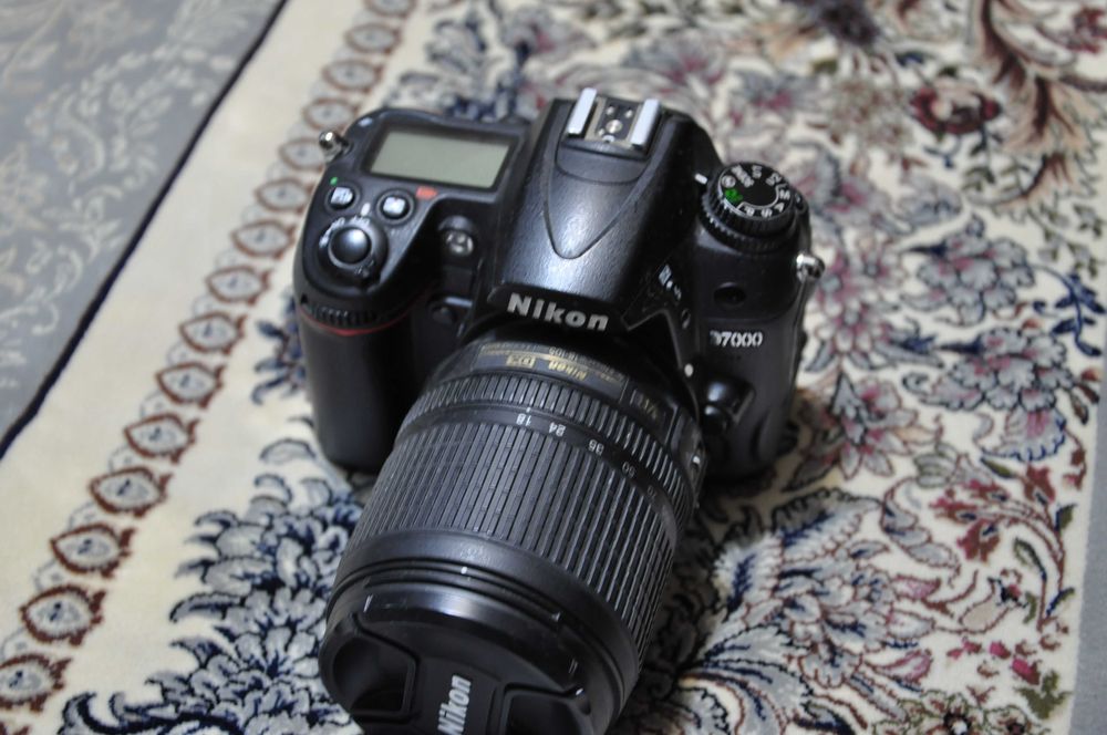 Nikon D7000 + Obiectiv 18-105mm VR