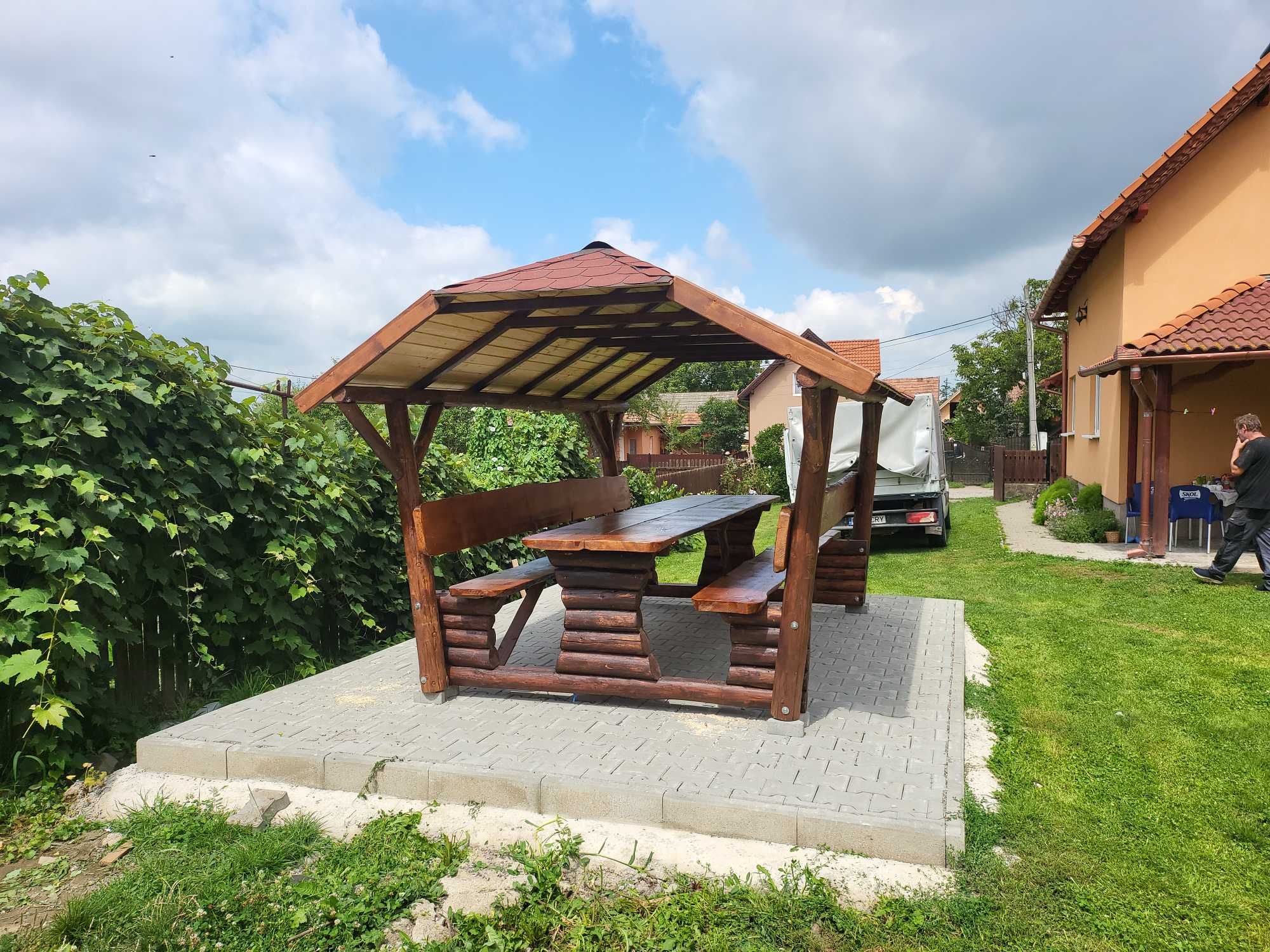 Foisoare pentru 8, 10 si 12 persoane, leagane si mobilier de grădină.
