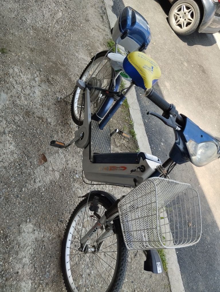 Vând bicicleta electrica