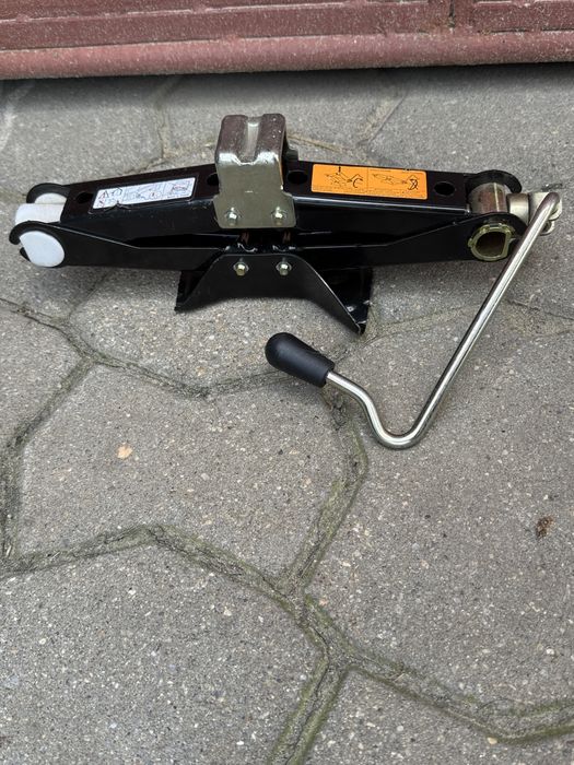 Cric Mitsubishi stare foarte buna