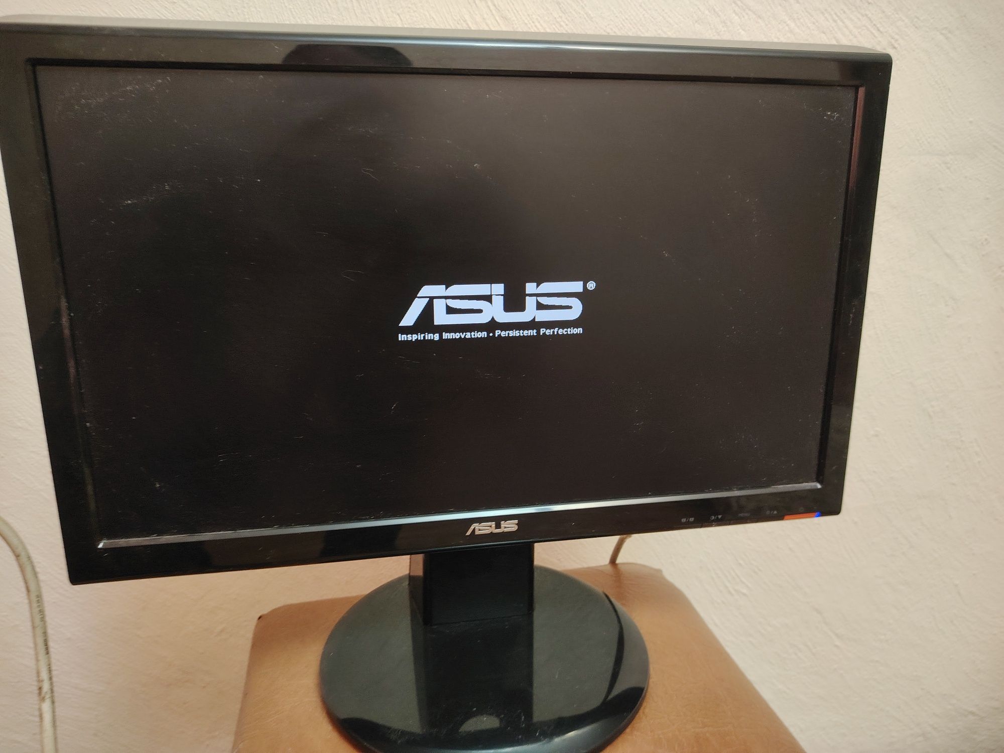 Прдам Монитор Asus