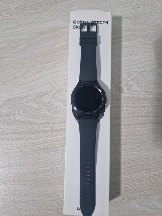 Часы Samsung Watch 4
