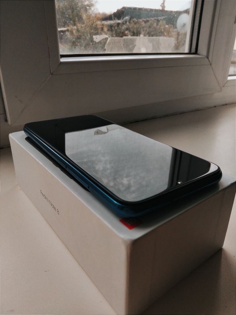 Продается Xiaomi Redmi Not 8 чехлы в подарок