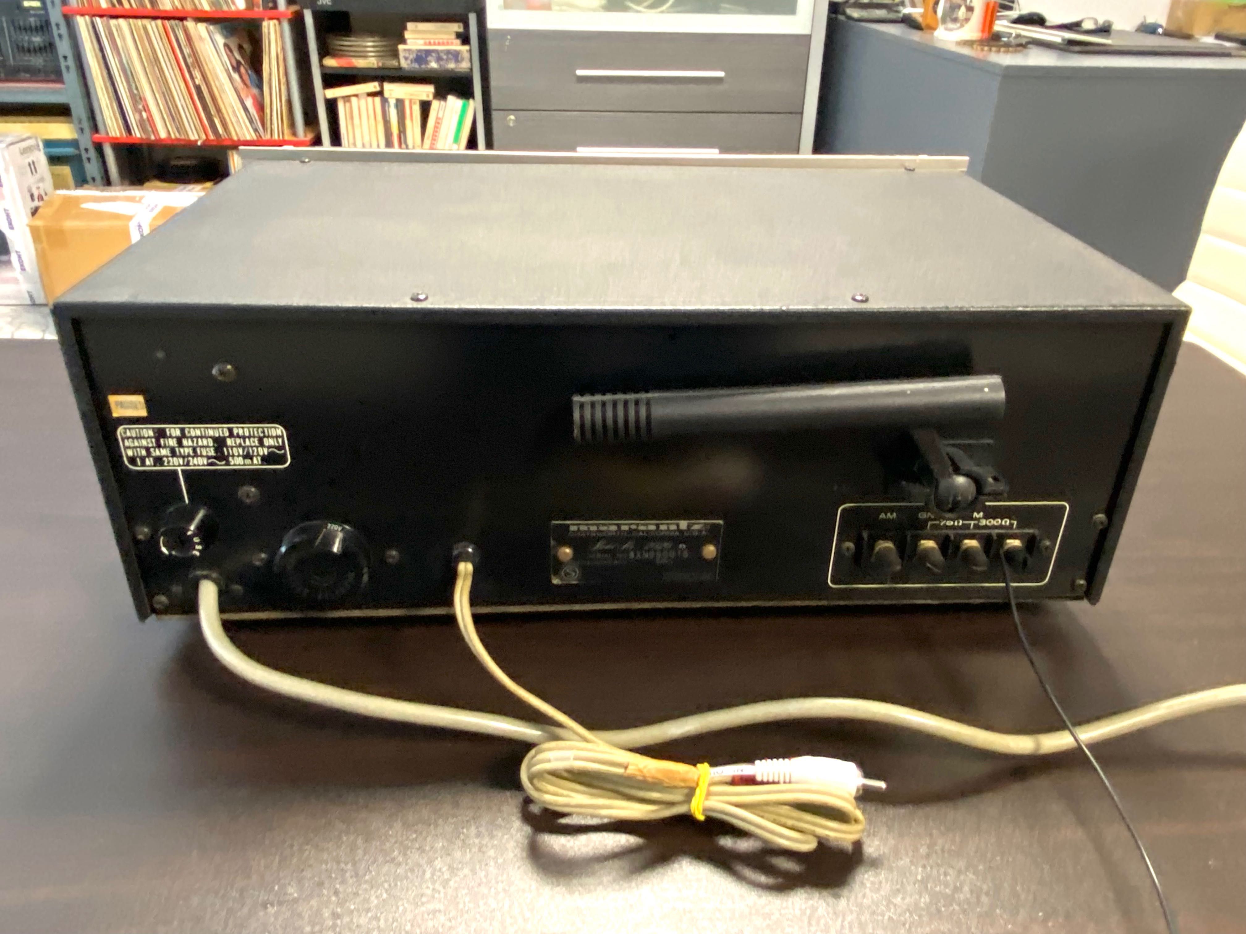 Юбилеен  тунер Marantz