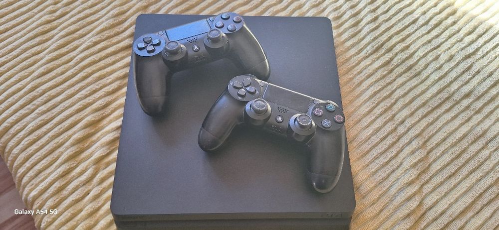 Sony play station 4