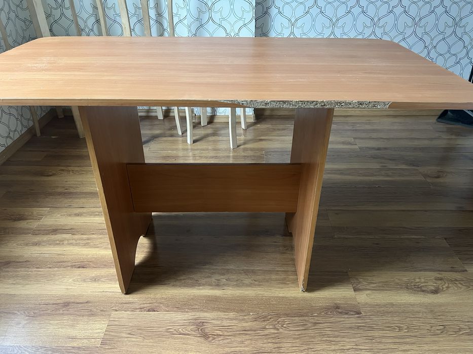 Стол кухонный  обеденный