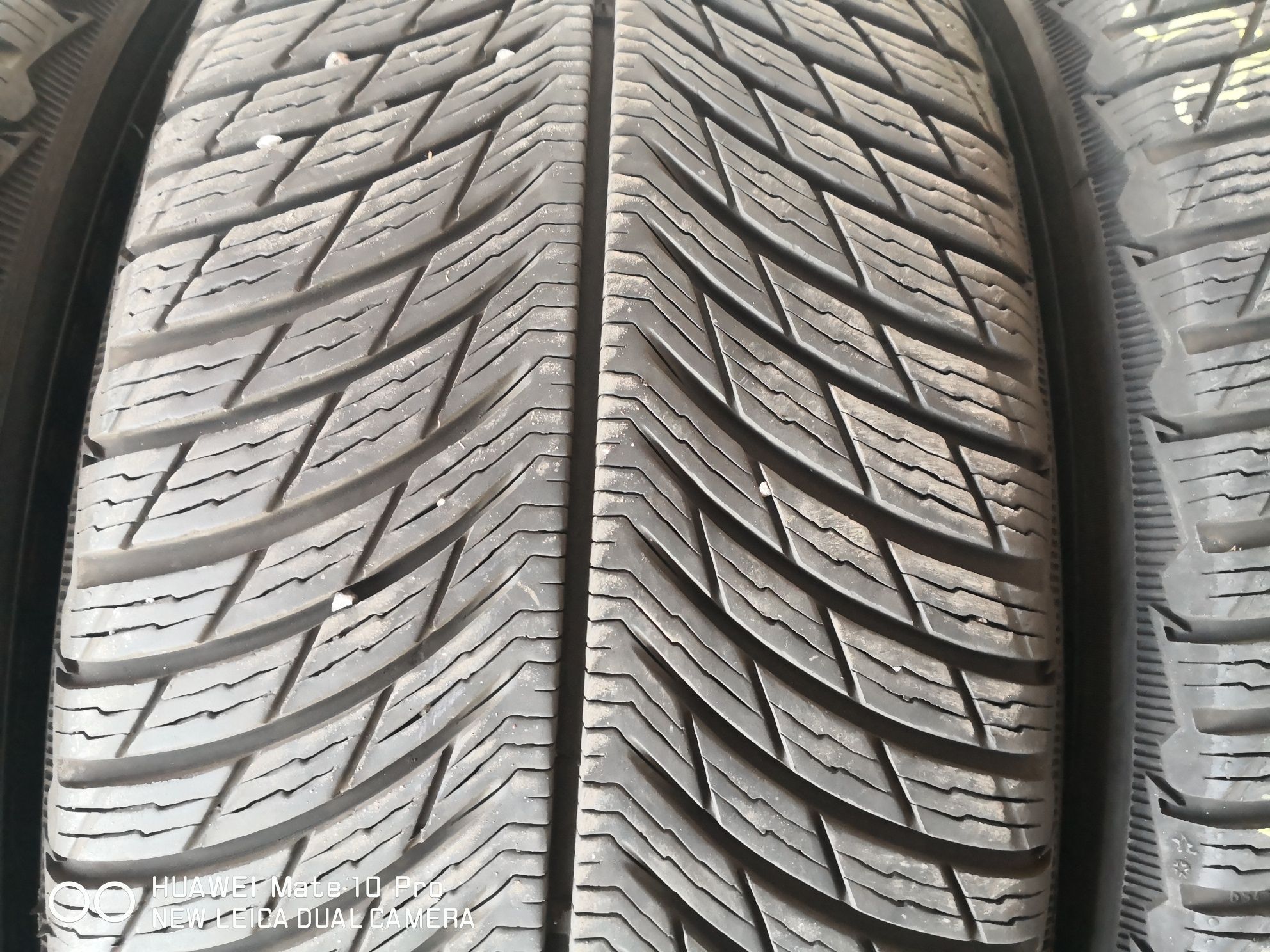 235 50 19 цола гуми като нови dot 20 Michelin