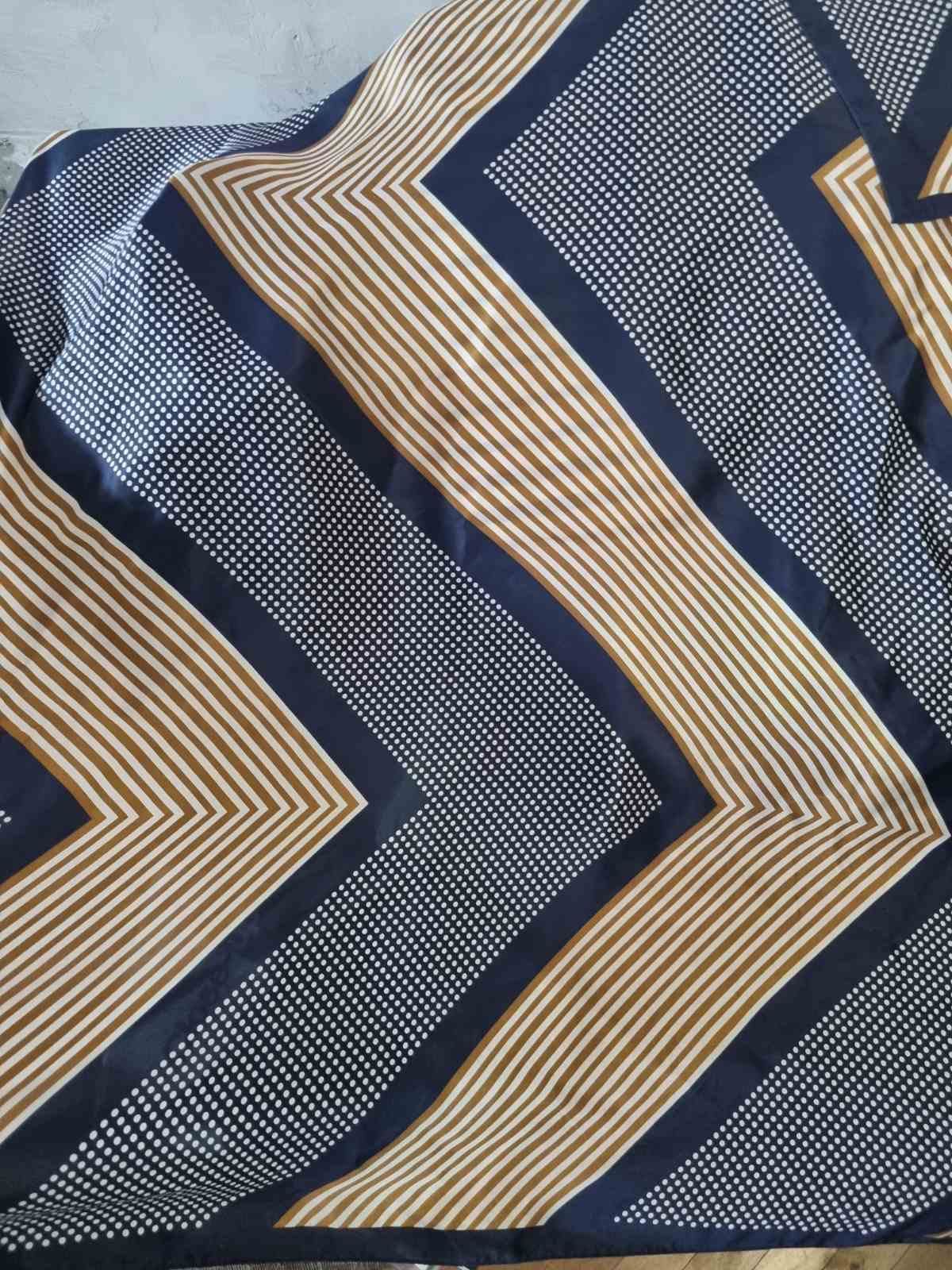 Копринен шал Massimo Dutti