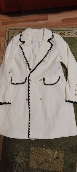 Palton dama primavara nou marimea L,XL model elegant deosebit