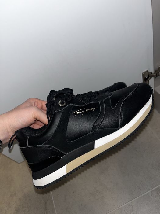 Дамски Маратонки черни Tommy Hilfiger