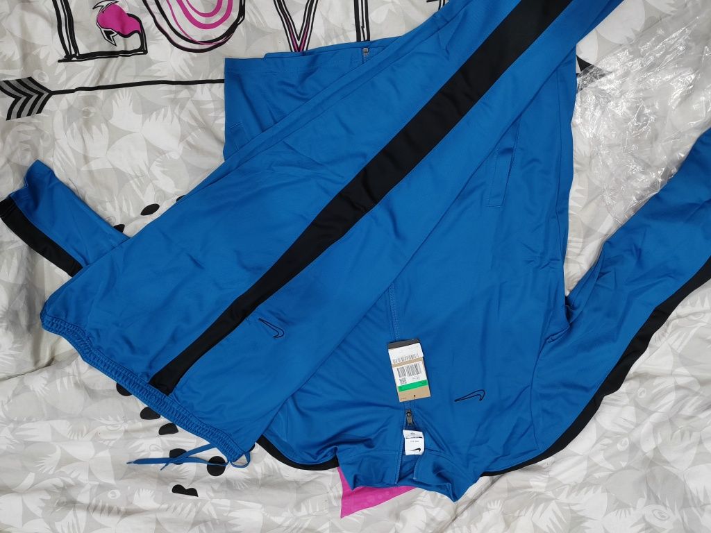 Нови екипи nike L и XL размер