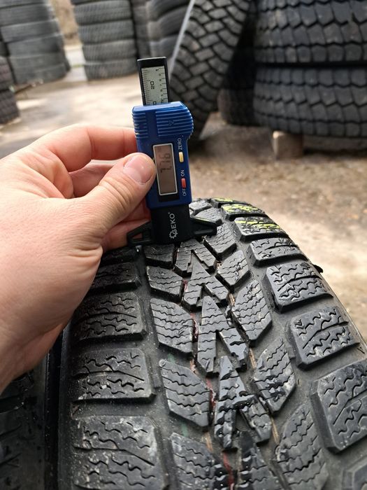 Anvelope de iarna 175-65r15 Dunlop