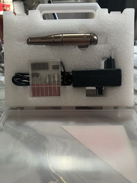 Продается машинка и лампа для маникюра