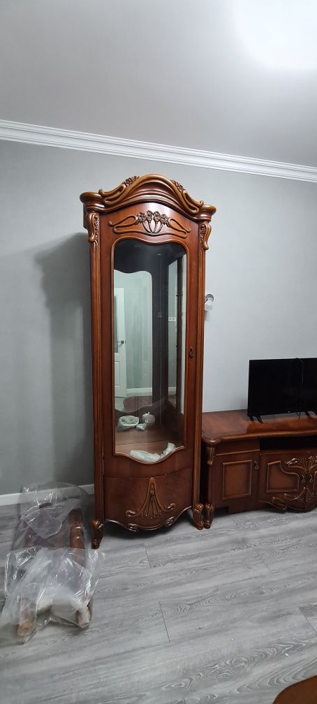 Продам стенку в гостиную