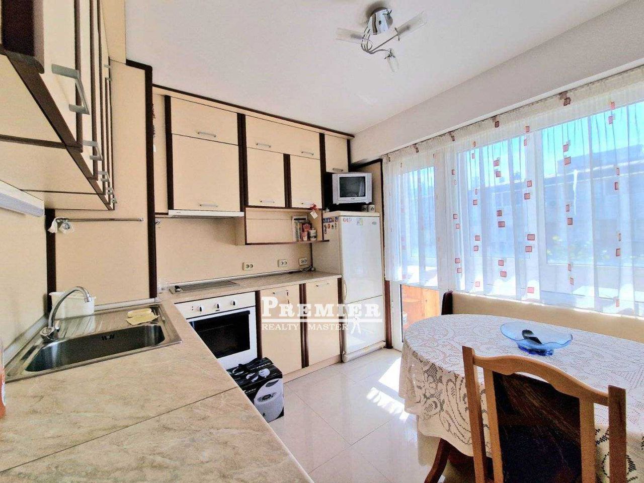 Продава се Четиристаен апартамент в Несебър - 88 кв.м за 1114 €/кв.м - Снимка #1