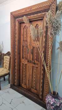 Уникальные двери(антиквариат) из красного дерева.