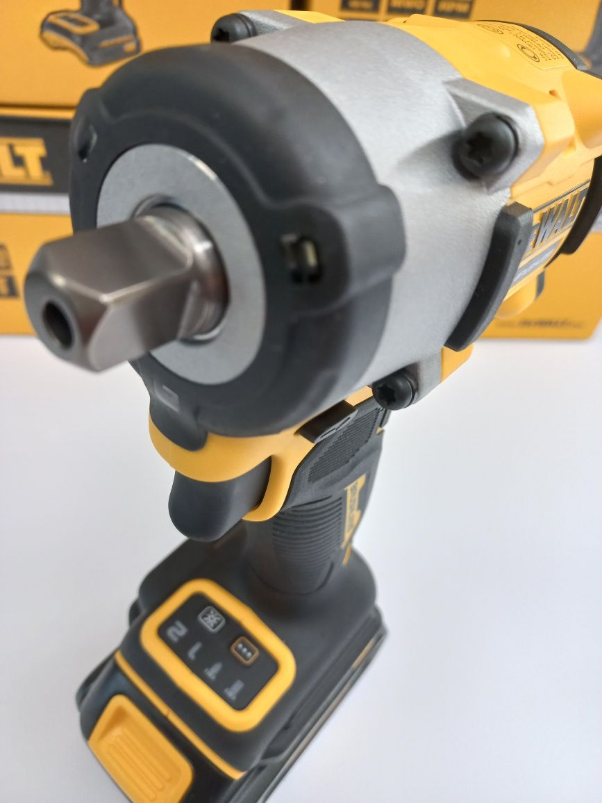 Акумулаторен Гайковерт Ударен DEWALT DCF922 с Батерия 4Ah