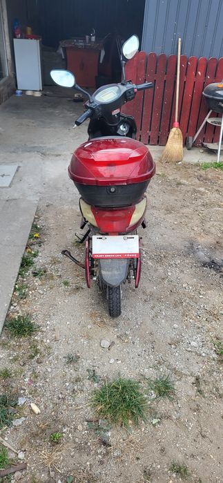 Vând scuter electric