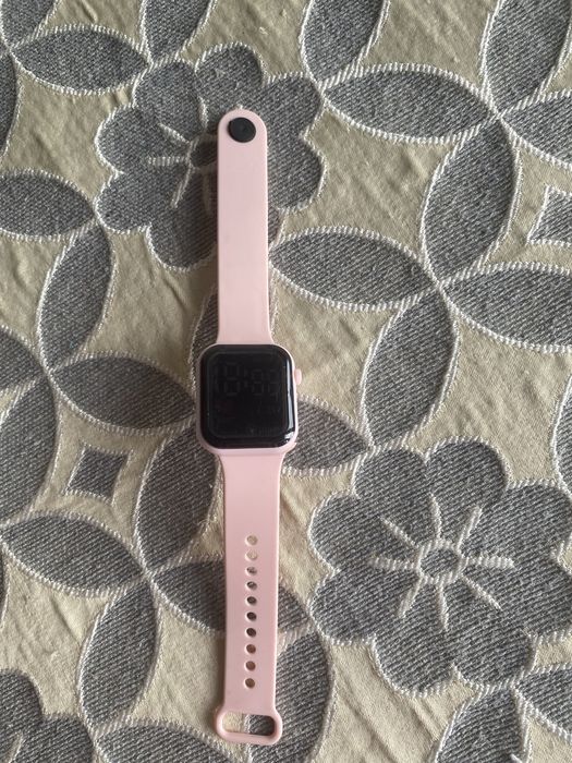 Новые Часы показывают только время