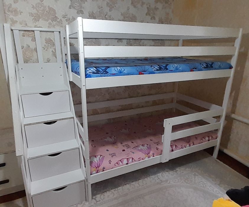 Продам двухъярусную кровать