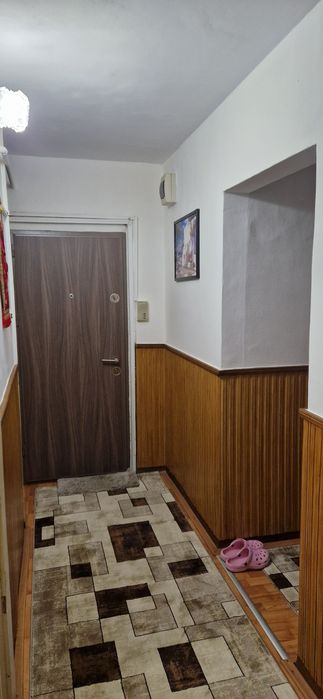 Vand apartament 3 camere Tranaveni