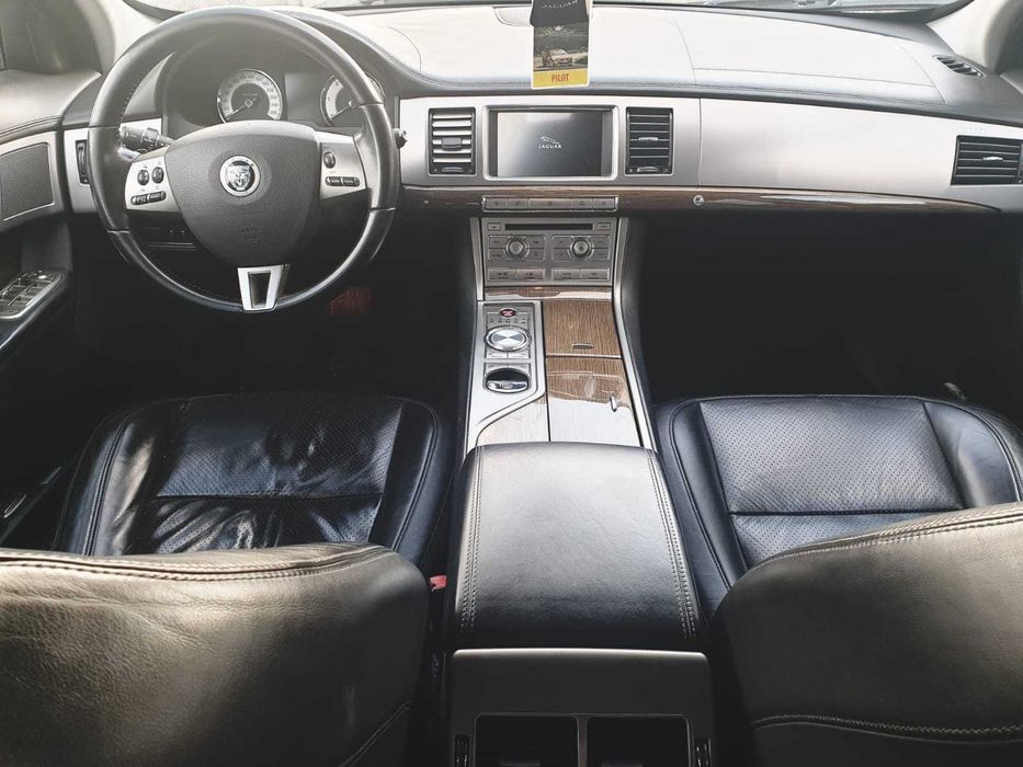 Jaguar XF 3.0 Diesel Cu Emblema Pe Capota!