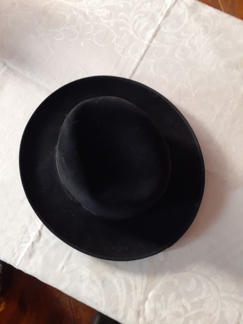 Филцова шапка, черна, нова дамска