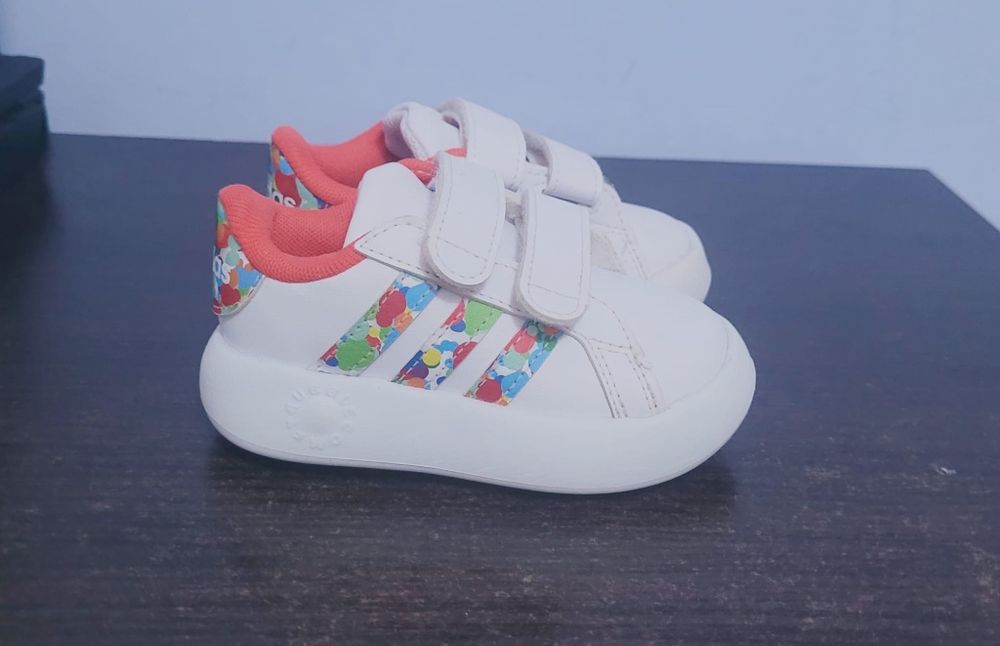 Papuci adidas și puma,mărimea 20 în stare buna.