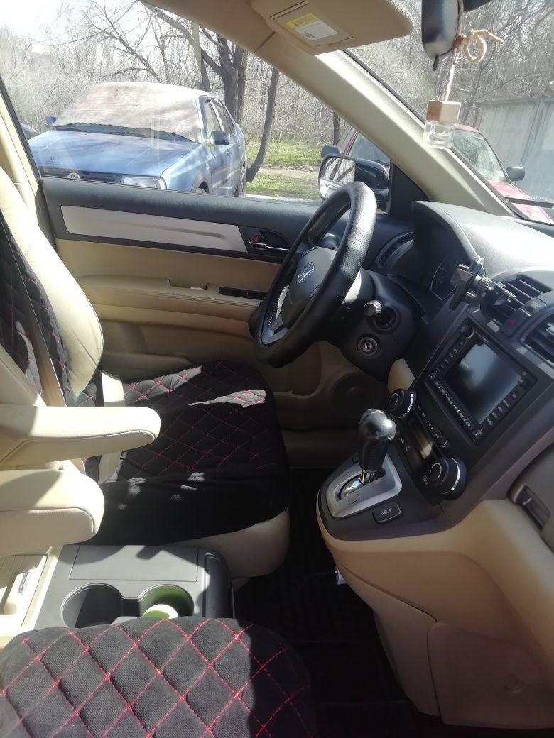 Продам Honda CR-V 3 2010 год