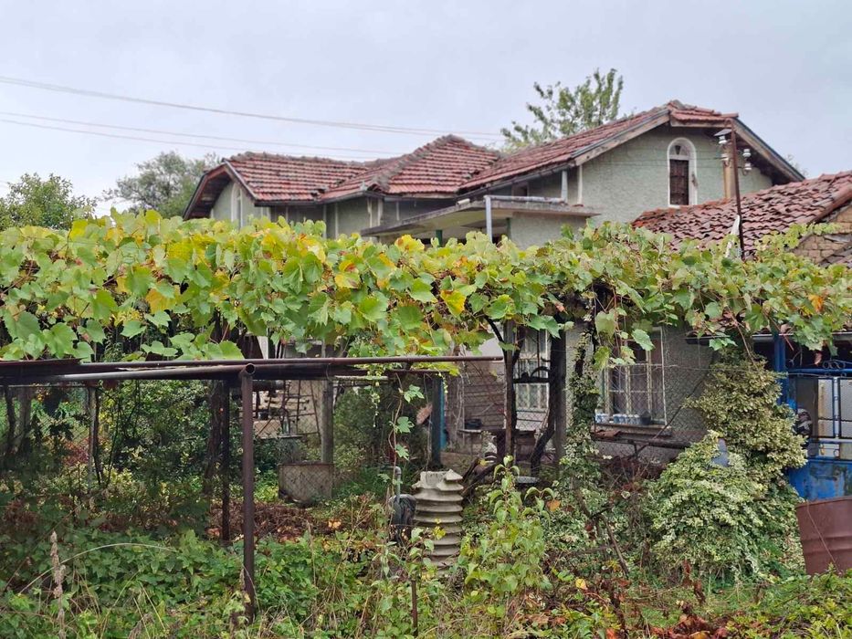 Продава се Къща в с. Манолово, Област Стара Загора - 1693 кв.м за 18 €/кв.м - Снимка #1