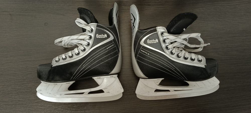 Продам коньки хоккейные
