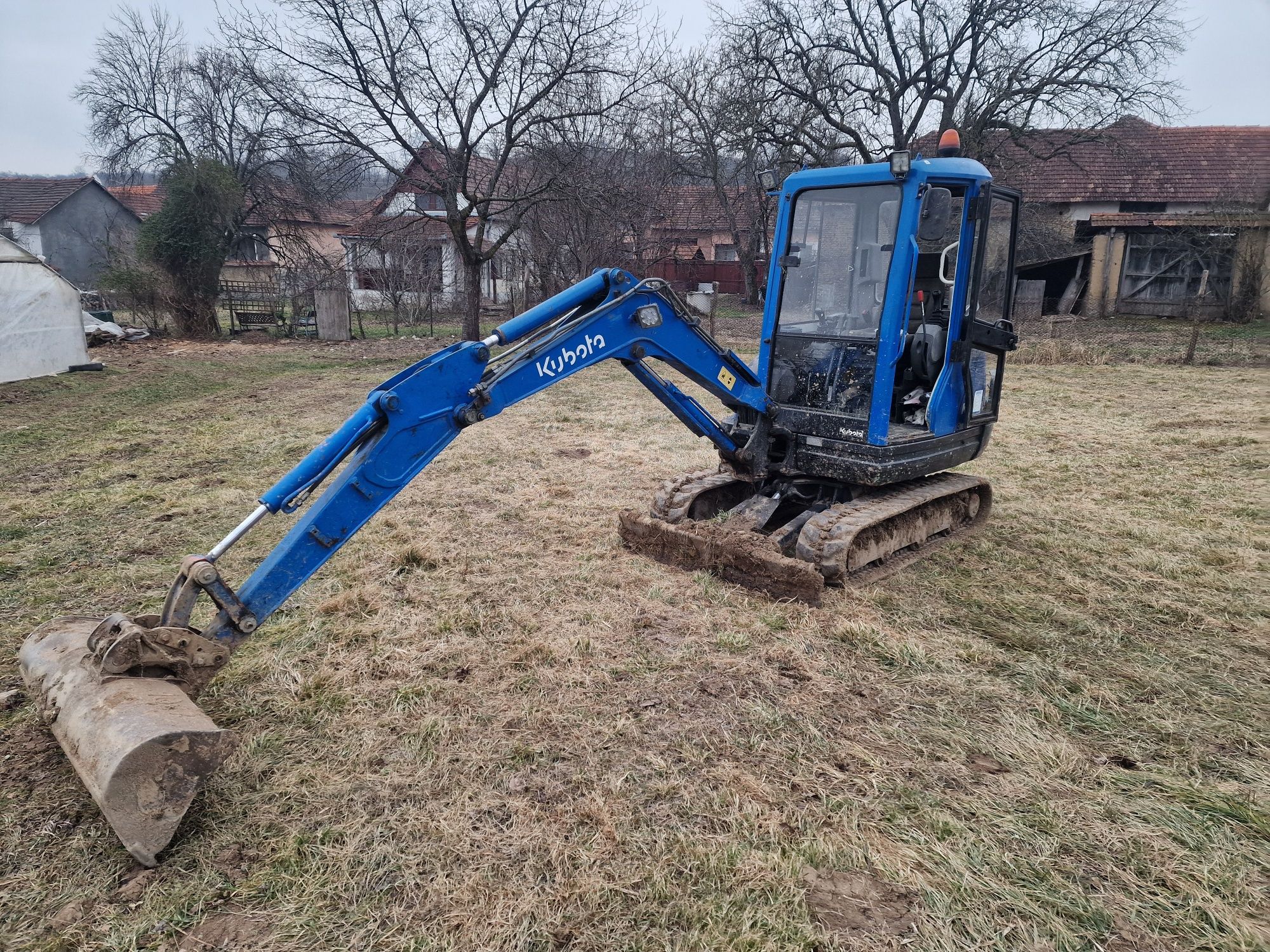 Chirie / Inchiriere excavator ( miniexcavator) de 2.7 t