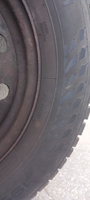 Set cauciucuri de iarna cu jante NOKIAN 195/65R15