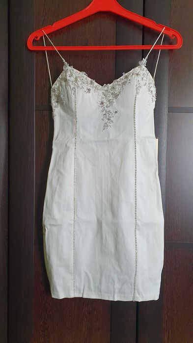 Rochie albă cu pietre Swarovski