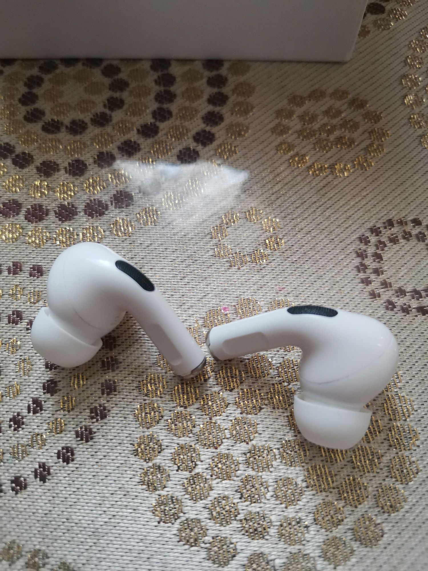 Airpods один раз б, у