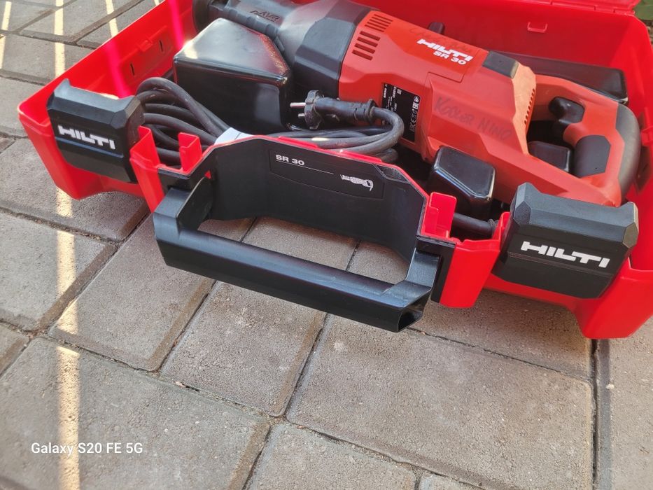 Fierăstrău sabie Hilti ca nou