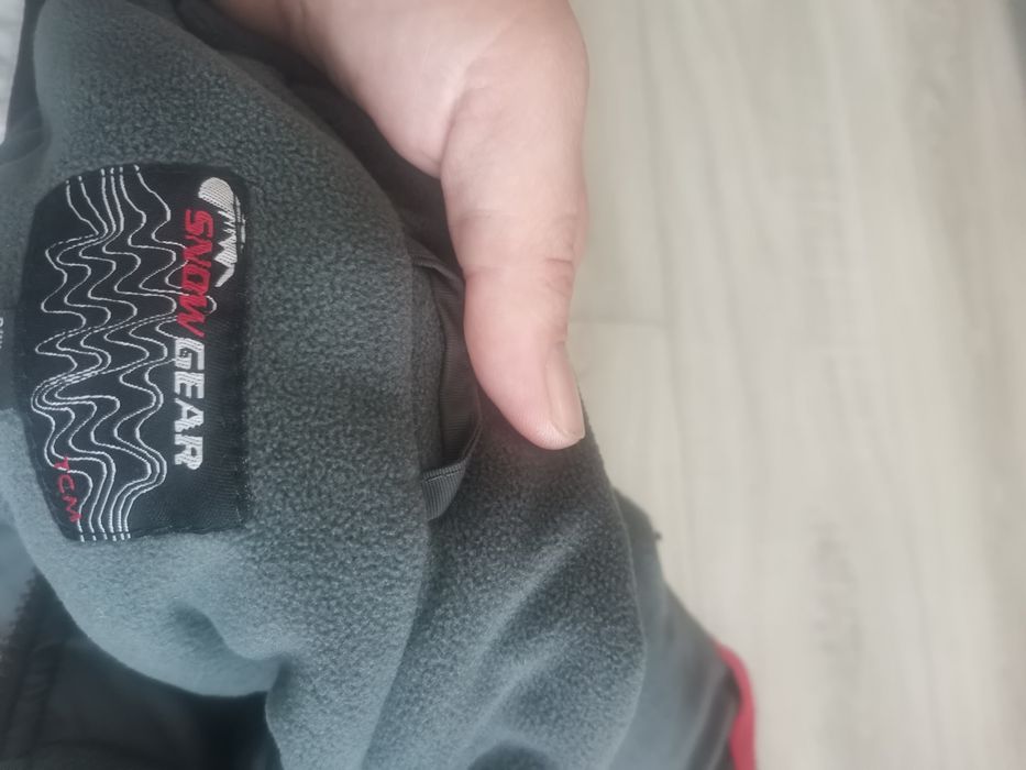 Vand geaca schi iarna