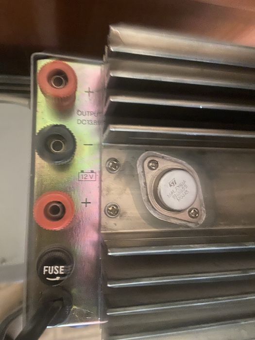 Блок питания для радиостанции DWC-12AM продаю