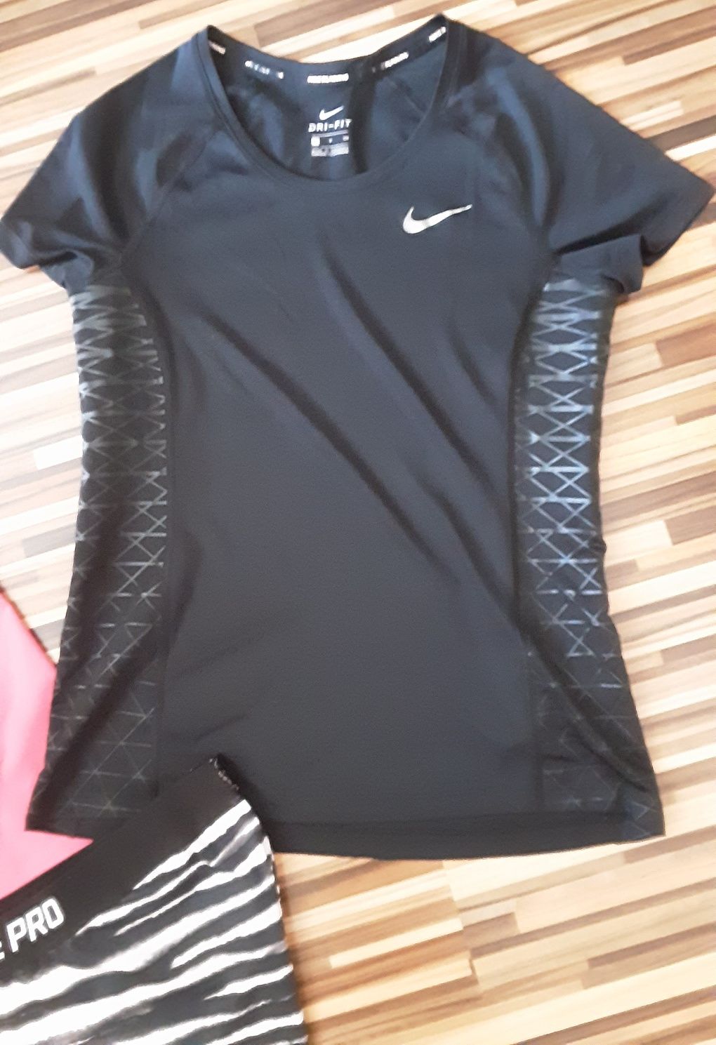 (S) NIKE PRO оригинални клин(19лв) тениски (25лв)