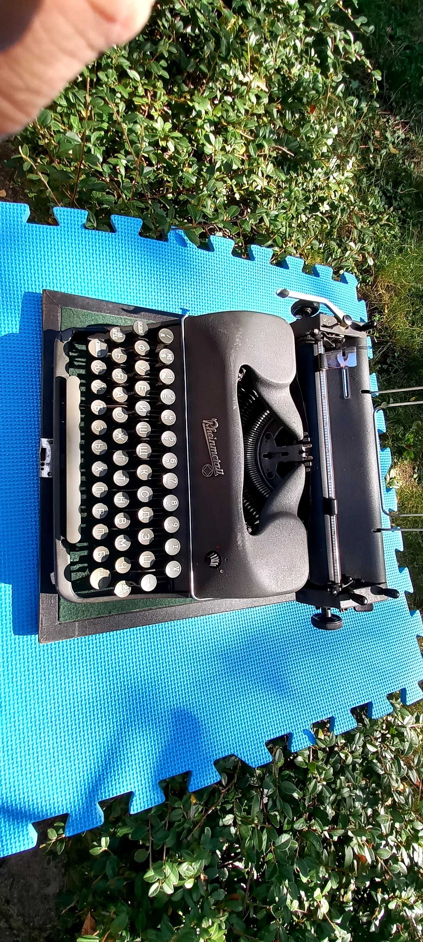 Пишеща машина Reinemetal с куфар