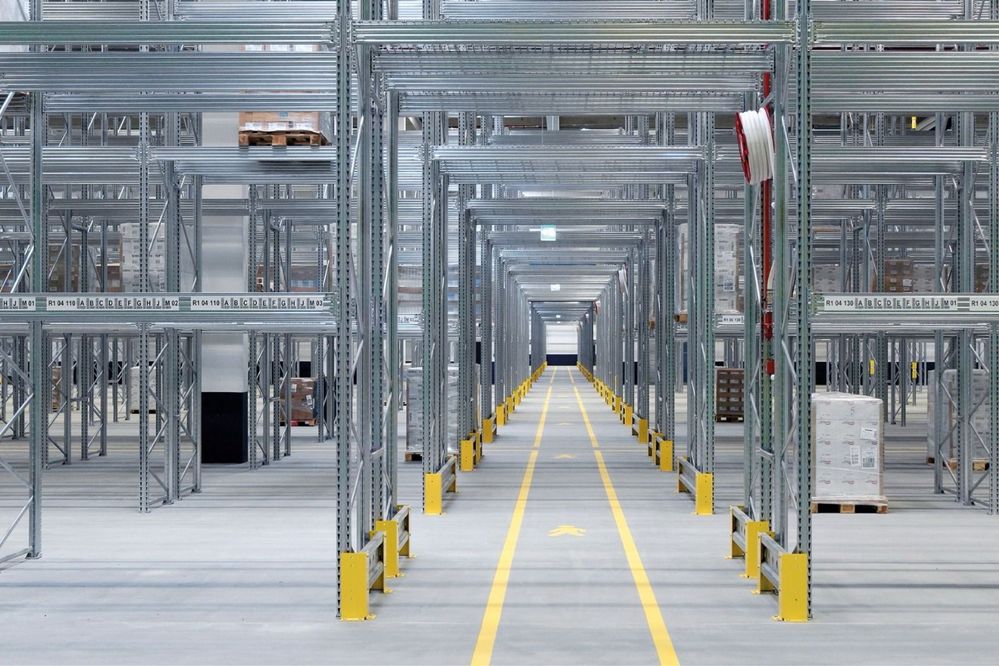 Rafturi metalice pentru paleti 23994