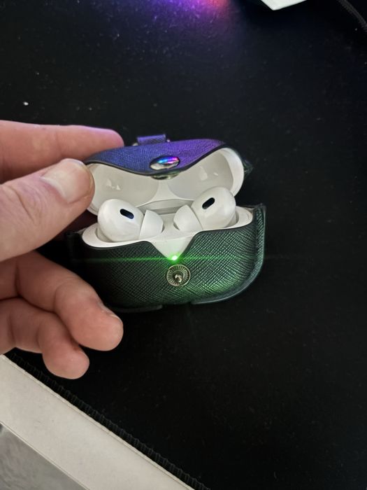 Продам AirPods Pro2 оригинал на гарантии.