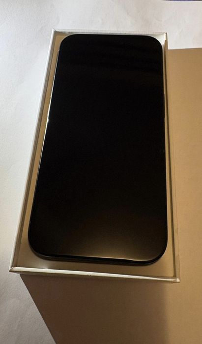 Vand iPhone 16 128gb negru 100% sanatate baterie fara zgarieturi
