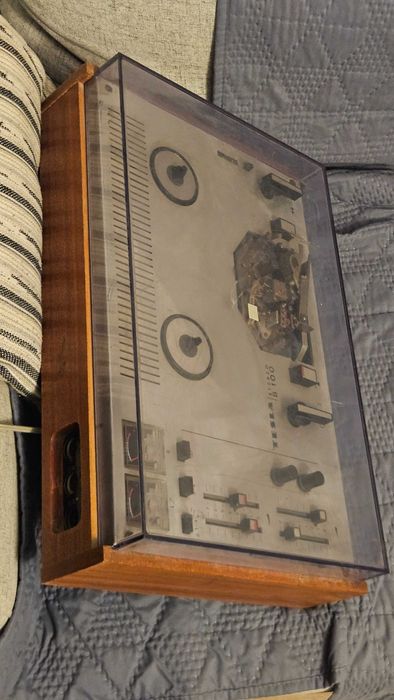 Magnetofon TESLA B100 + 10 Benzi