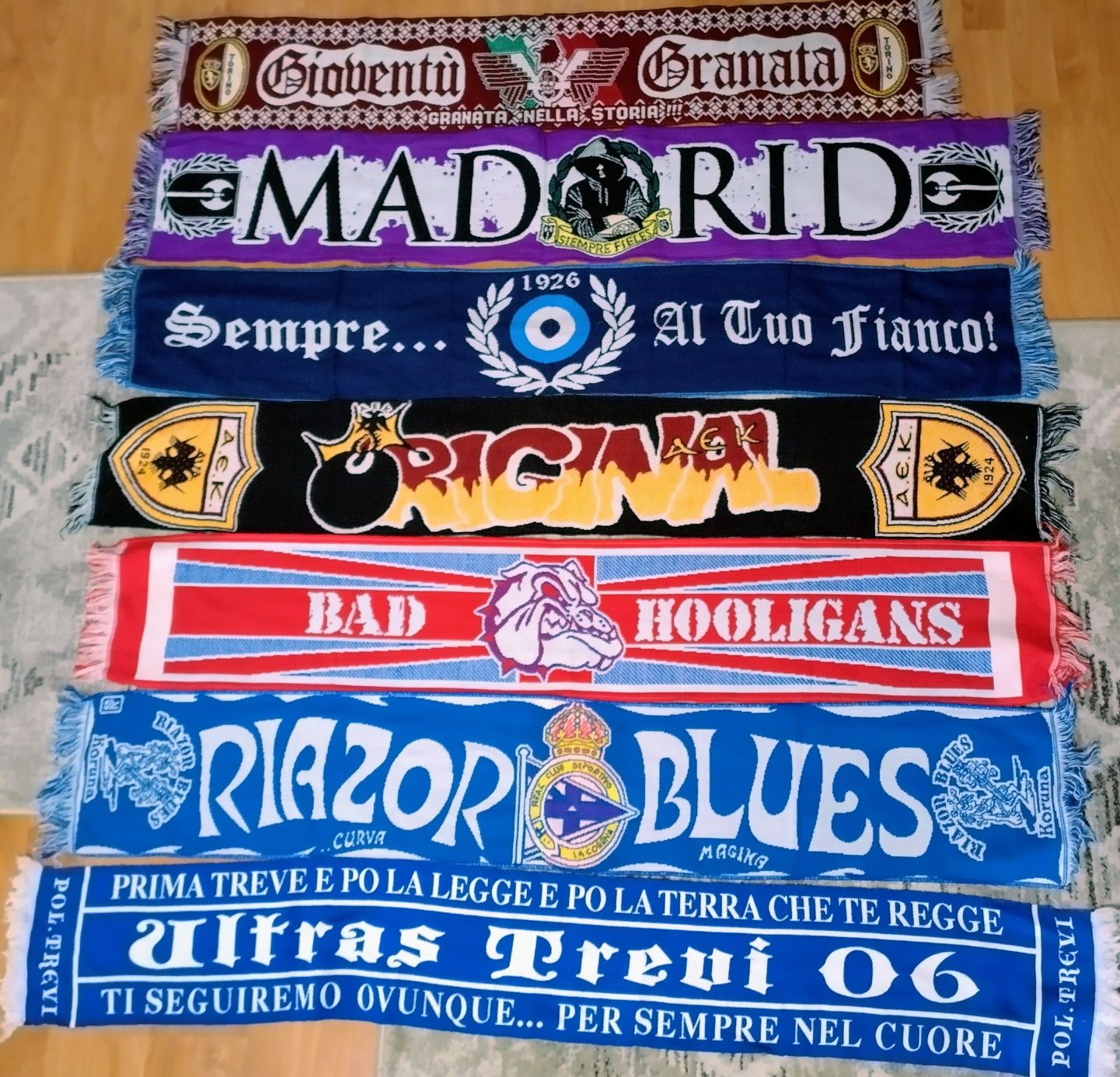 Diverse Fulare Ultras