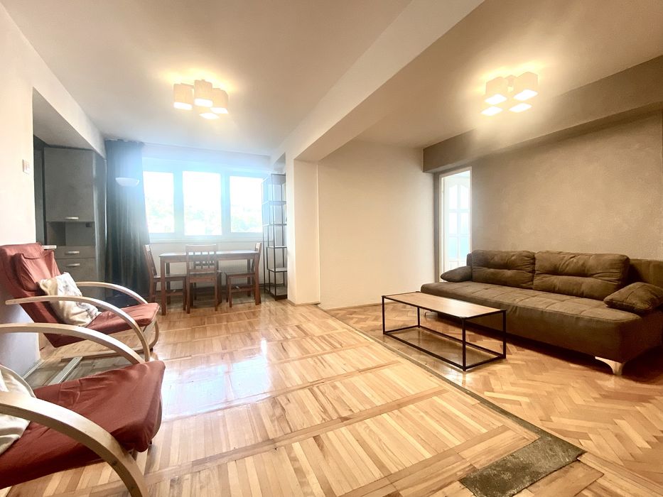 Apartament cu 3 camere de inchiriat