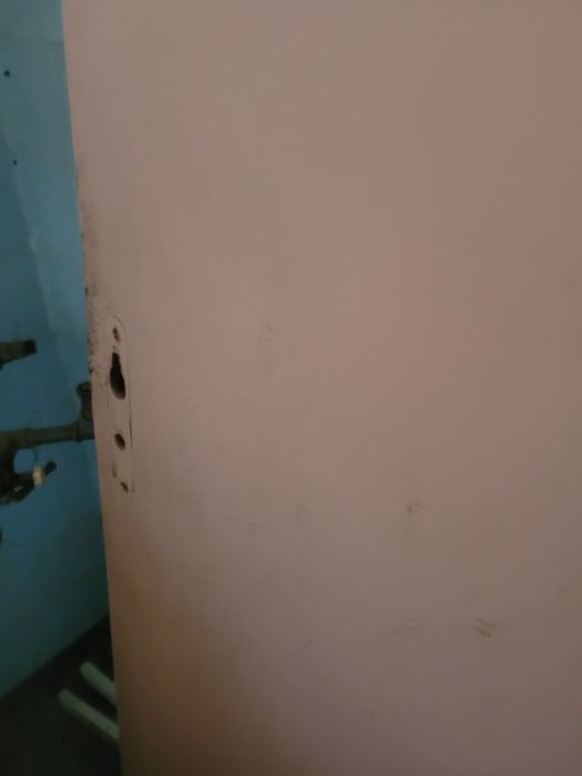 Интериорни врати 200 / 85 см ,  6 броя.