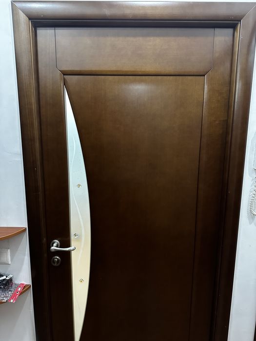 Меж комнатная дверь