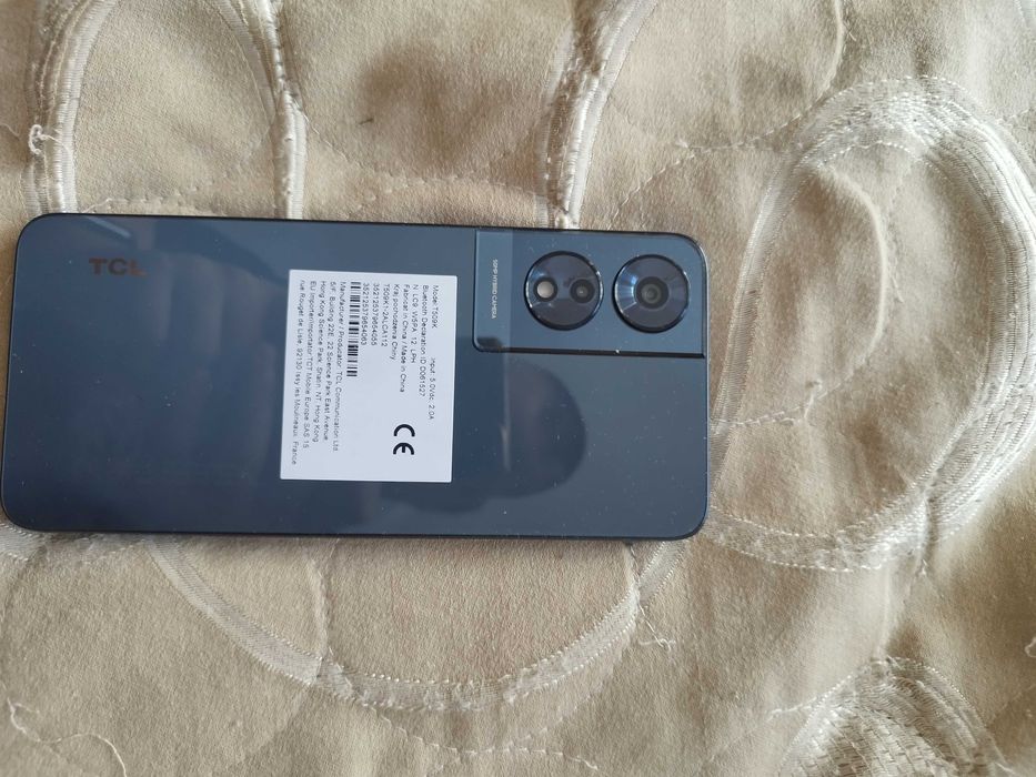 Чисто нов телефон TCL 505